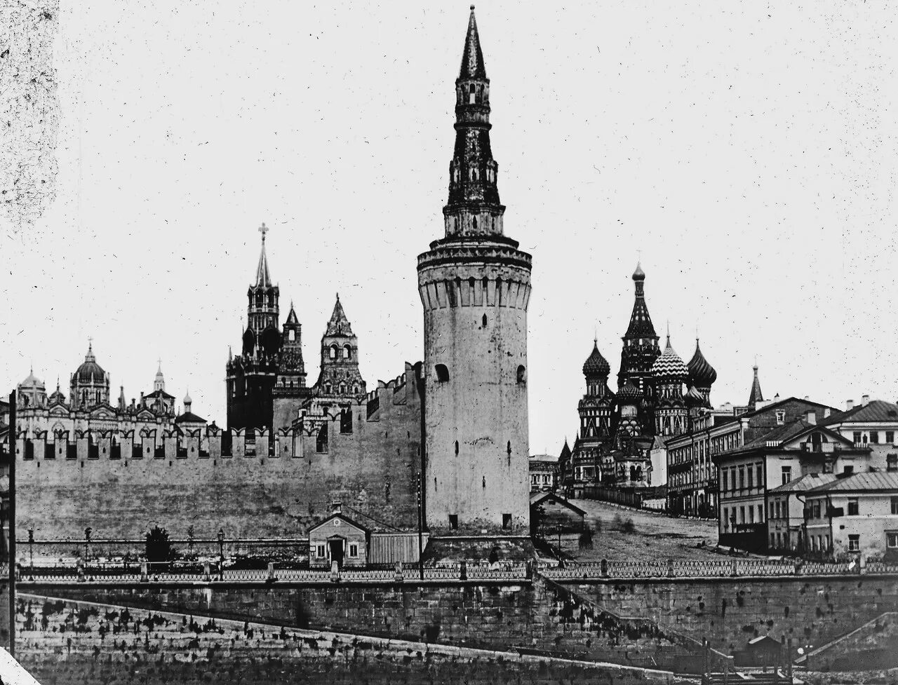 Башни древнего кремля. Беклемишевская башня кремля. беклемишевская москворецкая башня московского кремля. беклемишевская башня кремля 1917. старый кремль в москве.