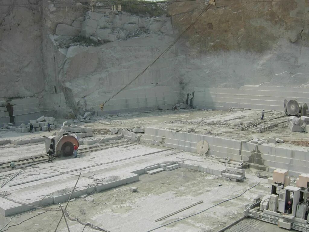 мраморный оникс слэб. способы мрамора. где добывают гранит. способы мрамора. мрамор камень месторождения в россии.