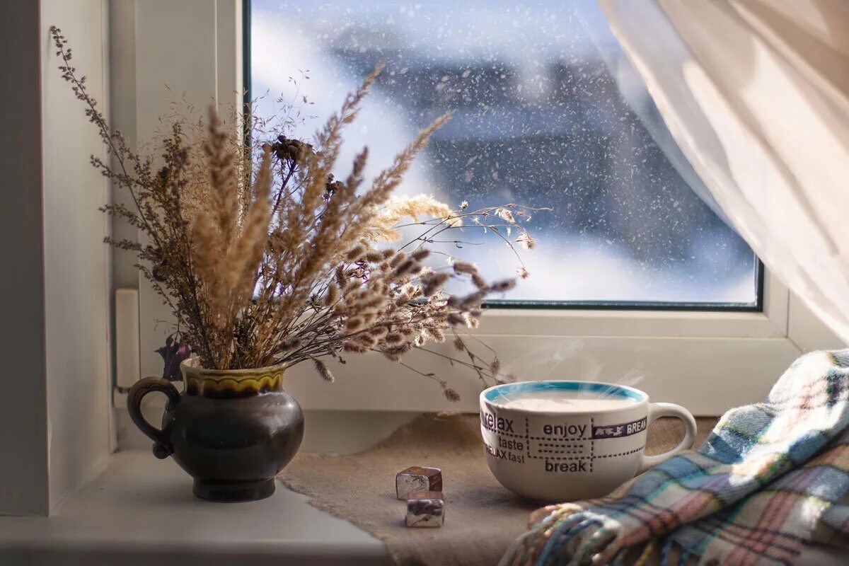 уютная зима. украшение подоконника на новый год. зимнее настроение. хюгге эстетика. чай зимний.