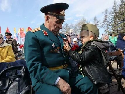Когда поздравляют ветеранов
