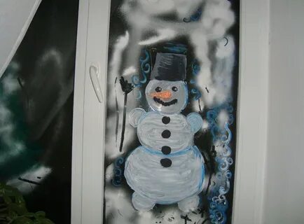 Как нарисовать снеговика на окне зубной пастой