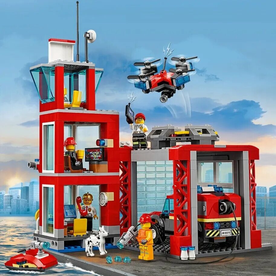 Сити пожарная. Лего Сити пожарное депо 60215. LEGO City 60215 пожарное депо. Лего пожарное депо 60215. Конструктор LEGO City 60215 пожарное депо.