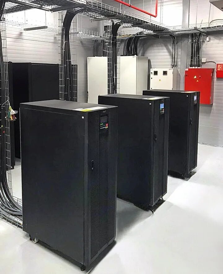 Бесперебойное оборудование. Шкаф батарейный ибп kehua tech 9108719. Источник бесперебойного питания еатон. Ибп kehua kr3000l+. Ибп для серверной стойки 5000 квт.