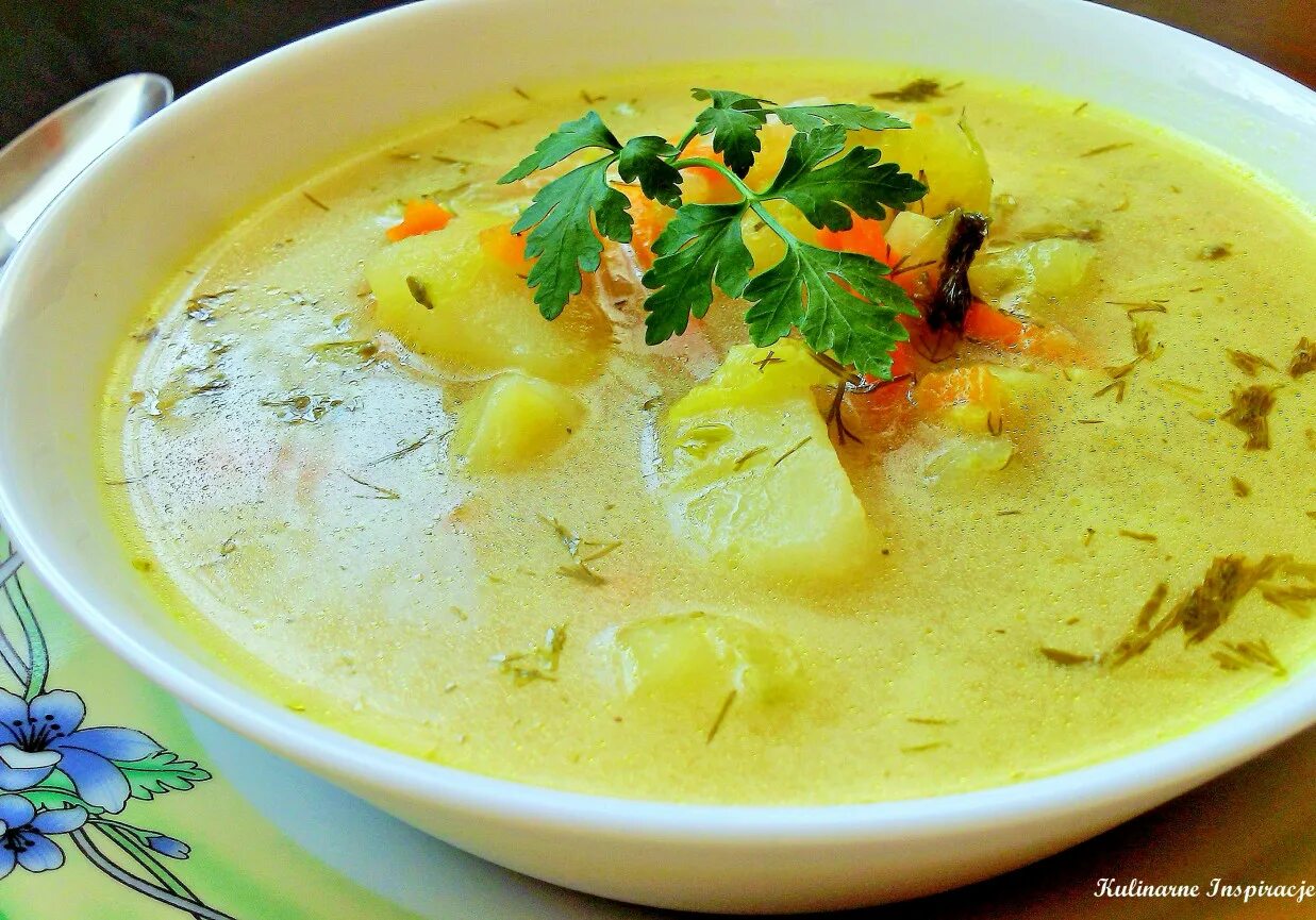 Рассольник по-польски кухня наизнанку. Польский рассольник кухня наизнанку. Заправочные супы рассольник. Огуречный суп польские супы. Кухня наизнанку супчики.