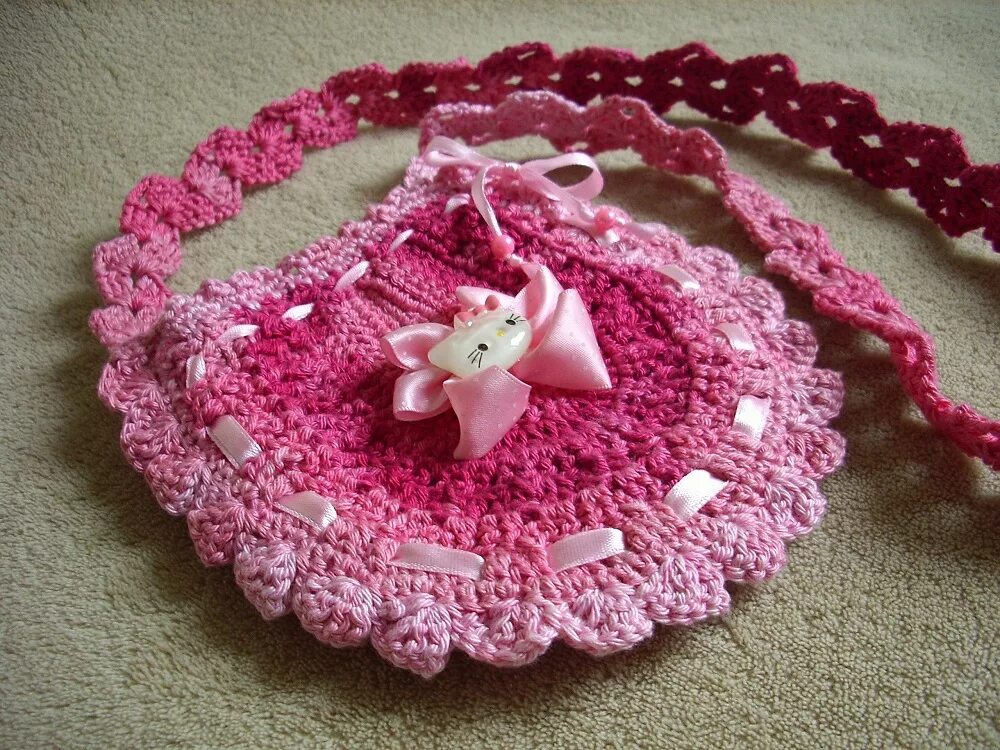 вязаная детская сумочка круглая. сумочка вендулв крючком. детская сумочка крючком видео. детская сумочка крючком. вязаные сумочки.