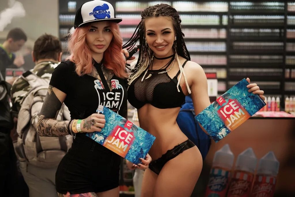 Выставка вейпов. Vape expo девушки. global vape fest. выставка vape. vapexpo 2017 девушки.