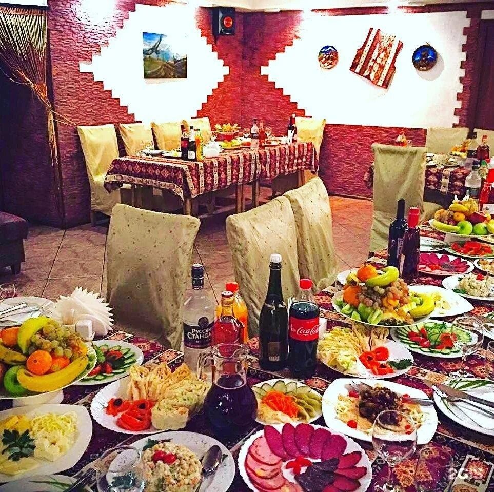 Армянское кафе ресторан. Армянское кафе. армянская кухня кафе. ресторан армения. кафе в армянском стиле.