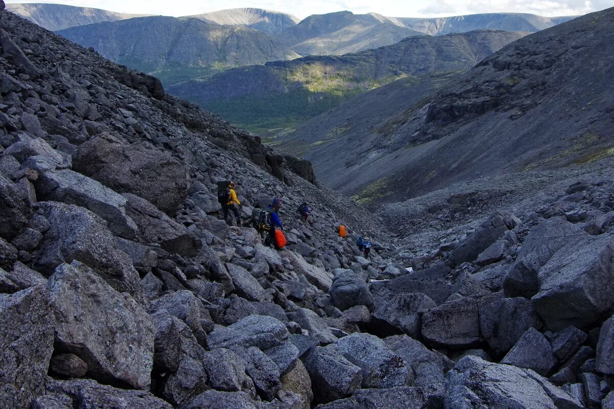 перевал южный рисчорр хибины. перевал южный рисчорр хибины. перевал южный чоргорр хибины. южный рисчорр. мурманск ловозерские тундры.