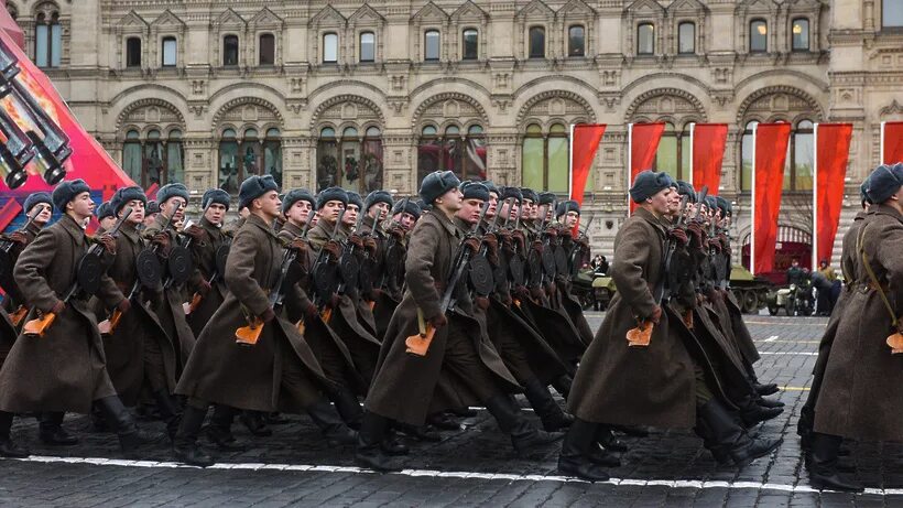 Зачем парад. Парад в Воронеже 7 ноября 1941 года. Парад 7 ноября 2011 года в Москве. Парад 7 ноября 2007 года в Москве. Парад 7 ноября 2006 года в Москве.