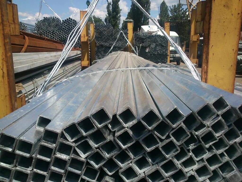 Оцинкованная труба 20х40. Труба профильная 25х25х2. профильная труба 15х15. оцинкованная профильная труба 50*70. труба оцинк 40х40.