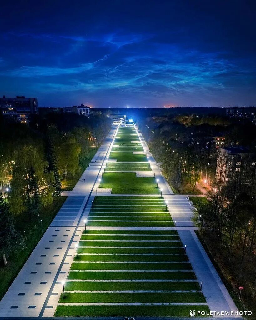 звездное небо в городе. звездный город. гачалав дербент звездный город. звездный ночной город. включи звездный город.