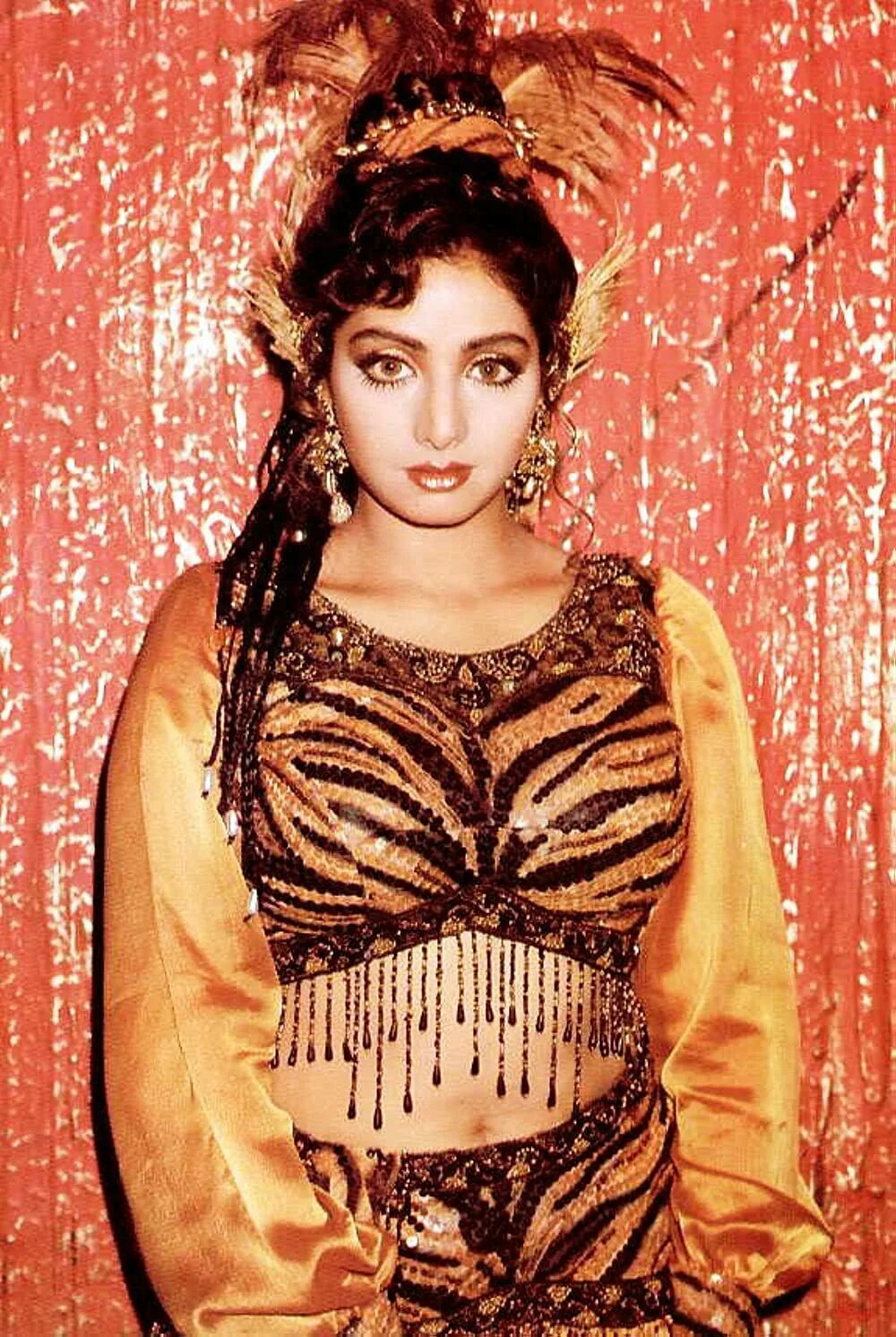 Чандра мукхи фильм 1993. Чандра мукхи 1993. Чандра мукхи 1993. Чандра мукхи фильм 1993. Chandra mukhi, 1993.