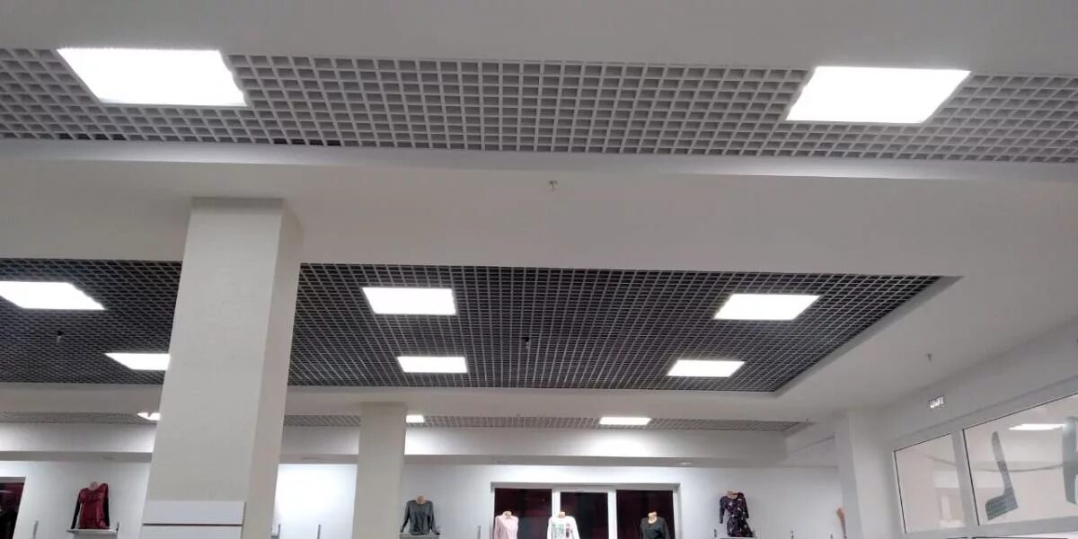 Светильник грильято черный. Грильято черный потолок 30 мм. светильники для грильято 50х50. грильято серый 100х100.