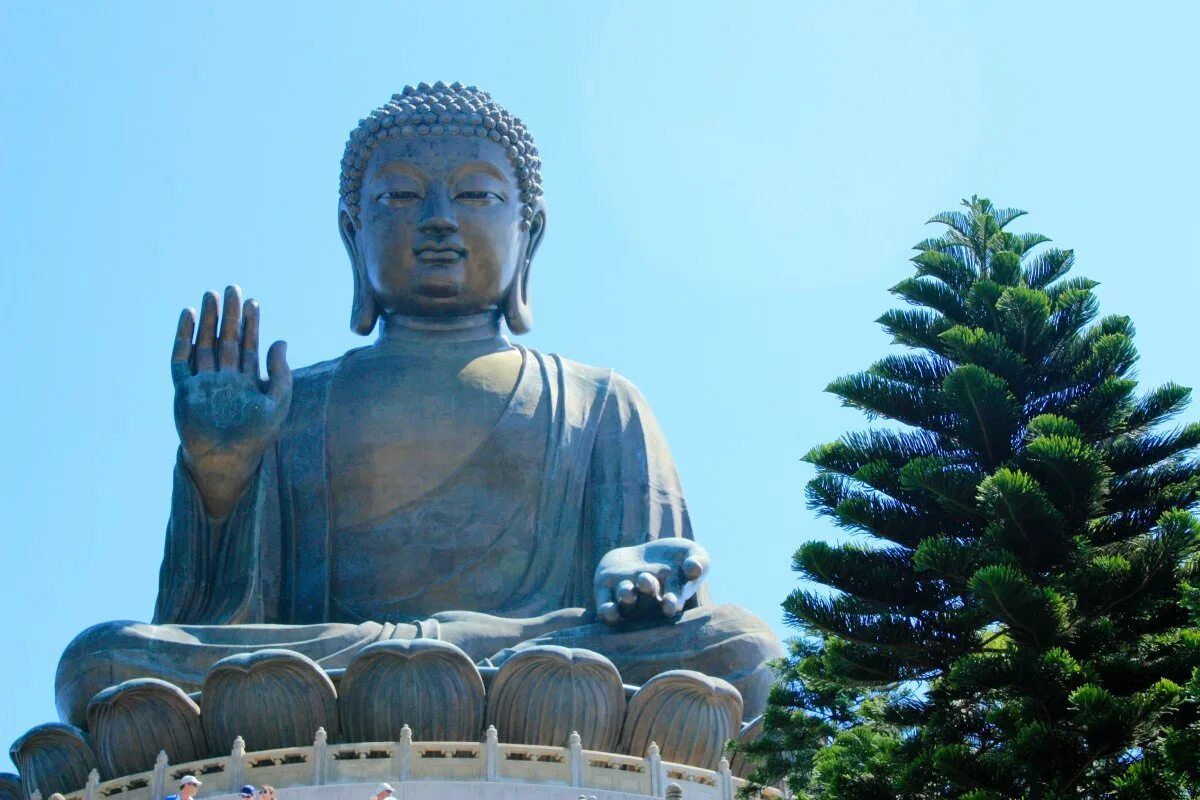 Рождение буды. Тянь Тянь Будда. Малайзия храм Будды. Большой Будда в Корее. День рождения Будды в Южной Корее.