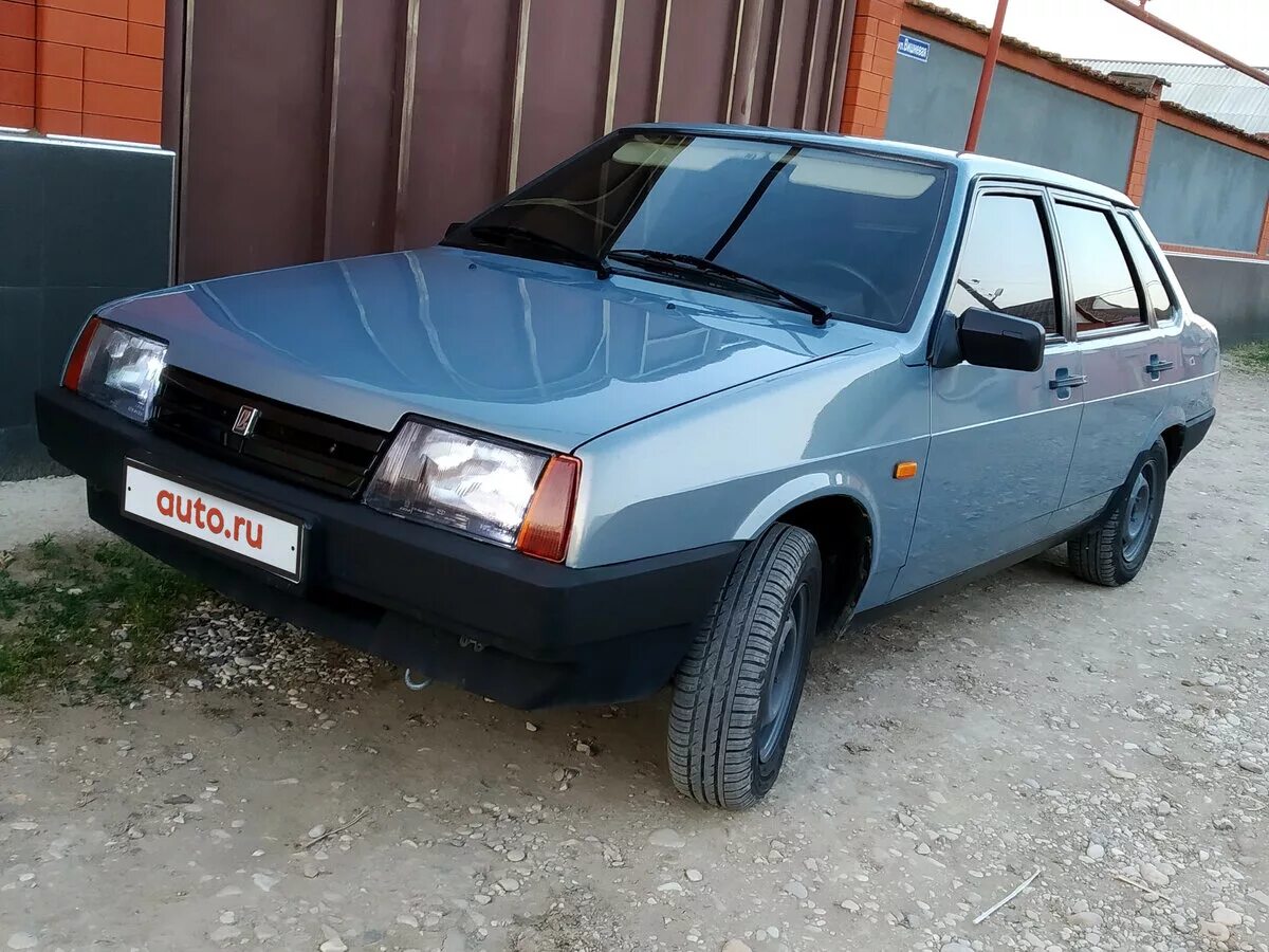 Подержанные автомобили ваза. ВАЗ 21099 серая. ВАЗ-21099 седан. ВАЗ 21099 завод. ВАЗ 21099 1990.