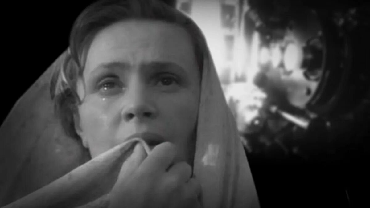 Плачь вдовы. Девушка на кладбище. Плачь вдовы. Плачь вдовы. Плачь вдовы.