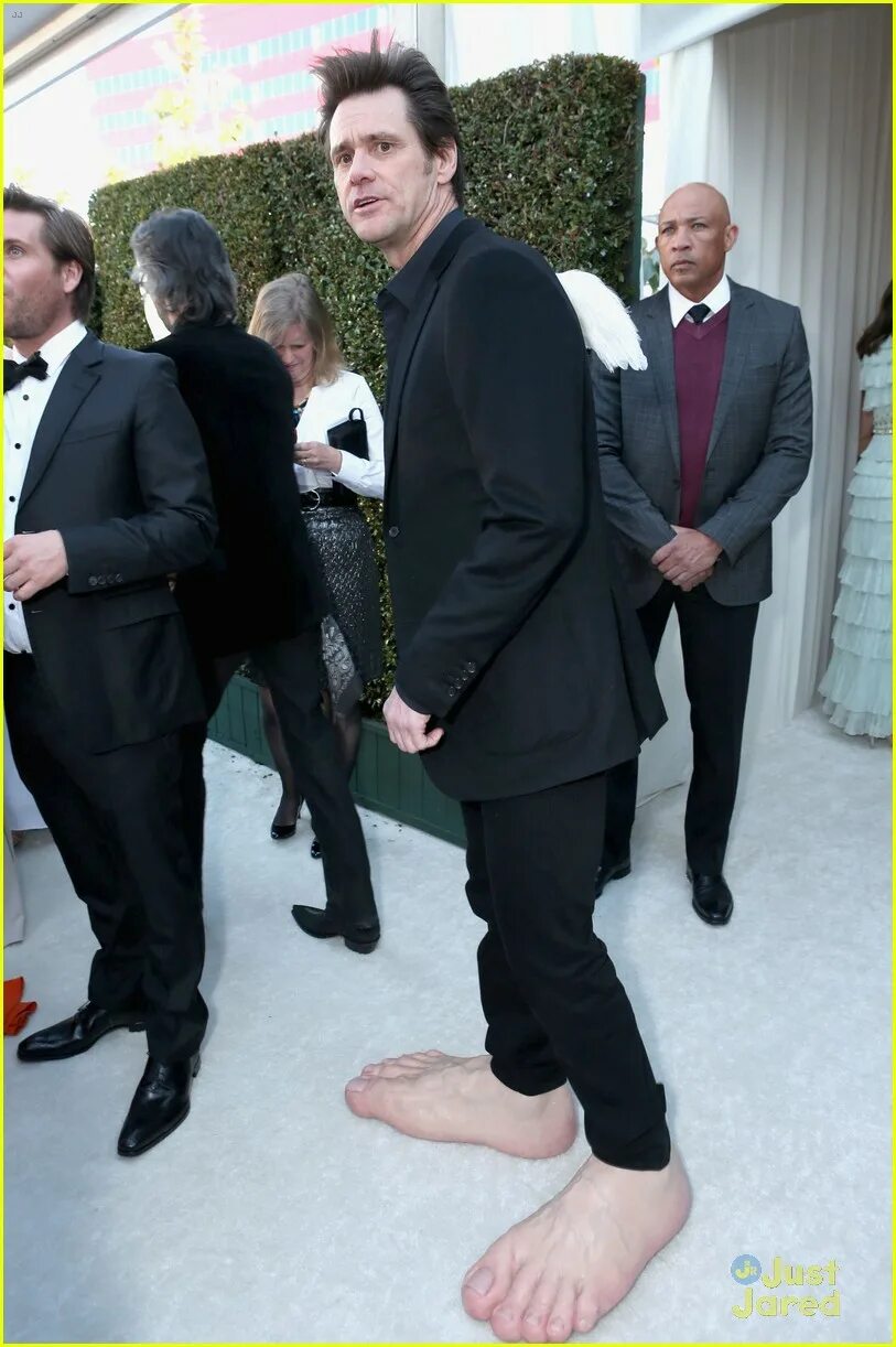 Оскар джим. Джим Керри Оскар 2013. Джим Керри в ботинках. Джим Керри в ботинках ногах. Джим Керри на красной дорожке.