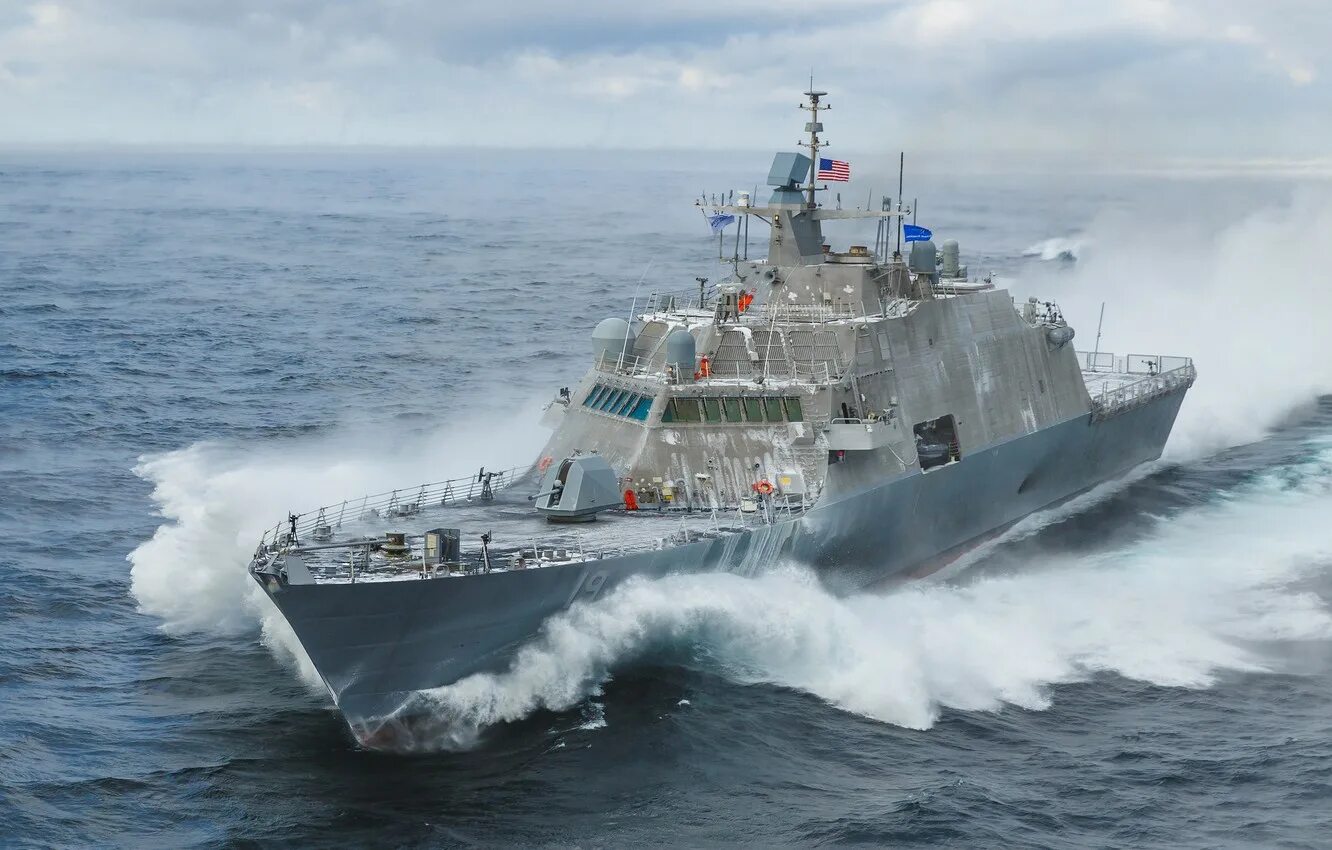 Usa ships. Военный корабль Littoral Combat ship (LCS) ВМС США. Фридом корабль ВМС США. Корабль ВМС США USS LCS-2. Корабль USS Freedom (LCS-1).