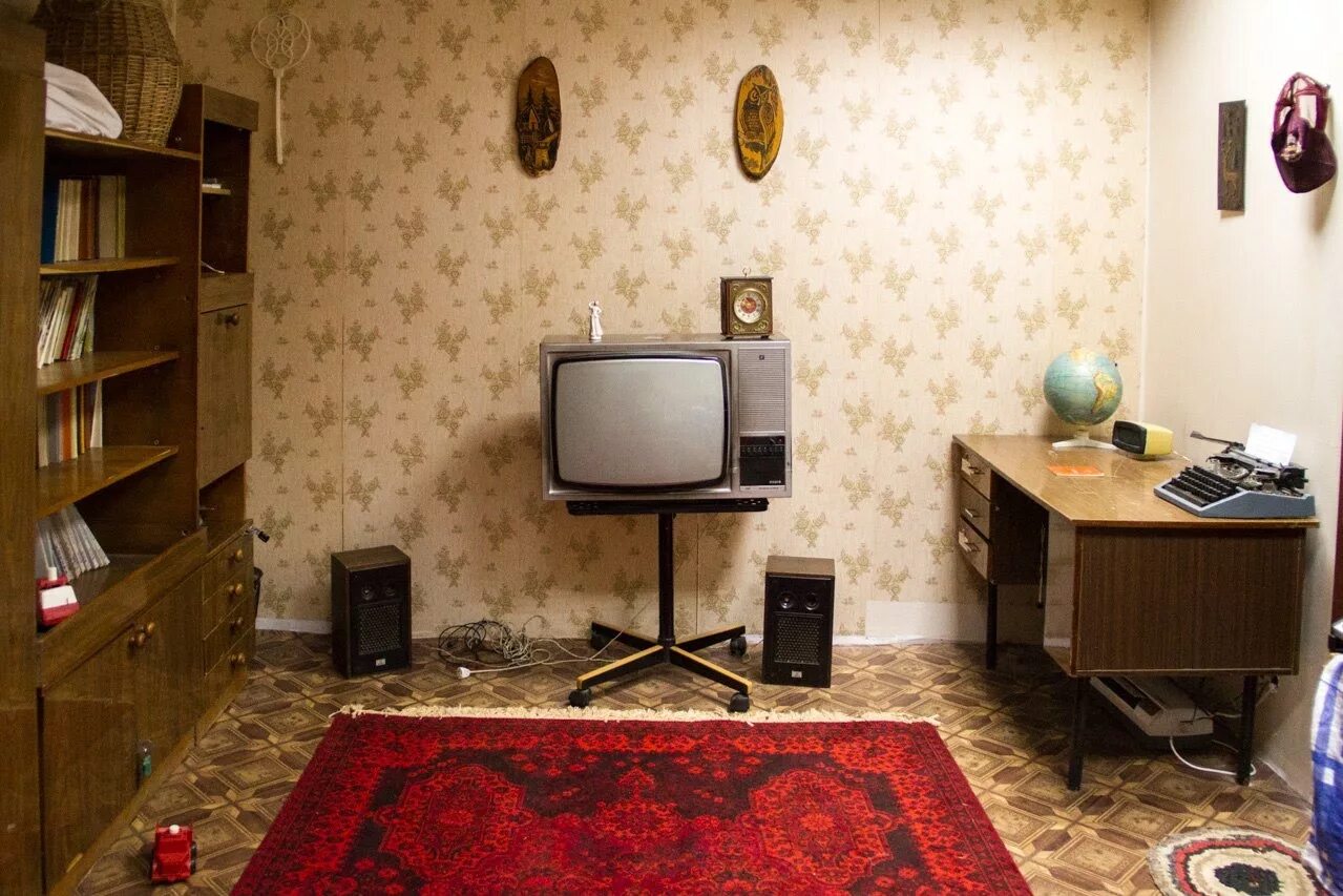 Советский интерьер. Интерьер советской квартиры. Интерьер 60х. Квартира в советском стиле. Квартира 1961 года.