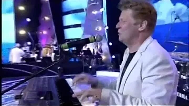 Песня реку смотрятся облака лейся песня. Андрей грегер поющие сердца. Поющие сердца в реку смотрятся облака. Облака в реке поющие сердца. Виа поющие сердца состав.