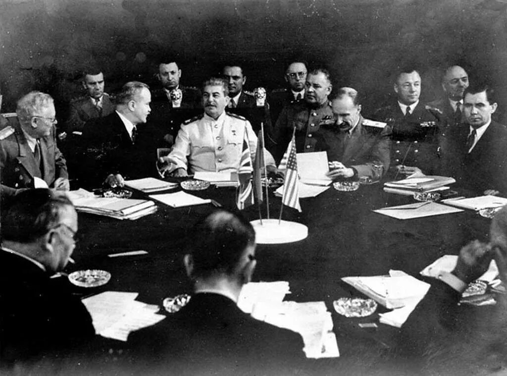 Министерство обороны 2000. Московской конференции министров иностранных дел ссср. Капитуляция германии 1945. Солдат подписывает контракт. Пункт отбора военнослужащих по контракту.