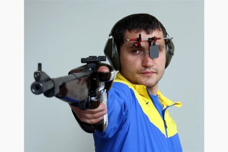 Закрывать глаз при стрельбе. Стрелковые очки Varga 2000. Наглазник для стрельбы. Наглазник для пулевой стрельбы. Очки для стрельбы из пистолета.