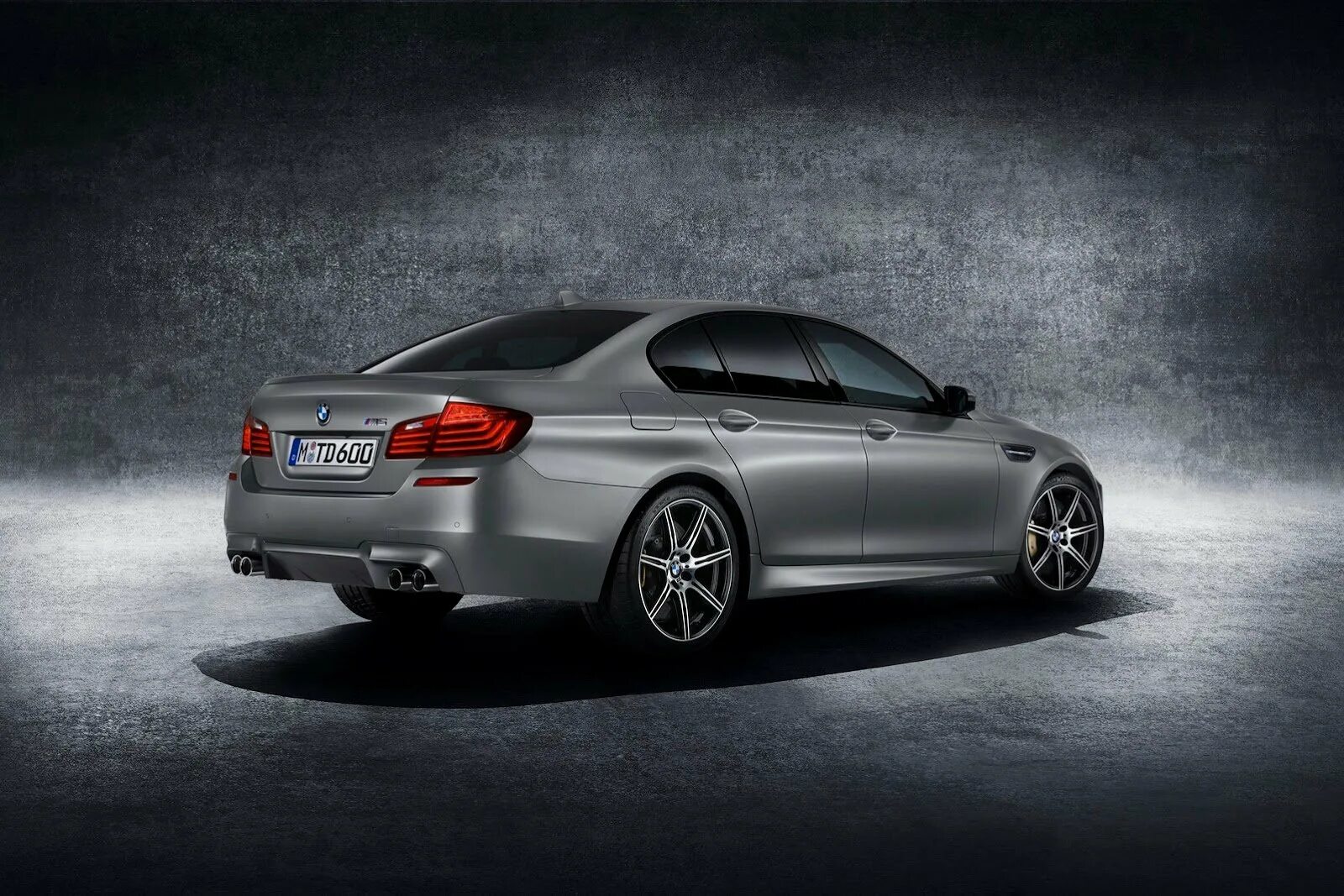 M 5 50. BMW m5 30 Jahre Edition. BMW m5 f10 30 Jahre Edition. BMW m5 Jahre Edition. БМВ м5 2014.