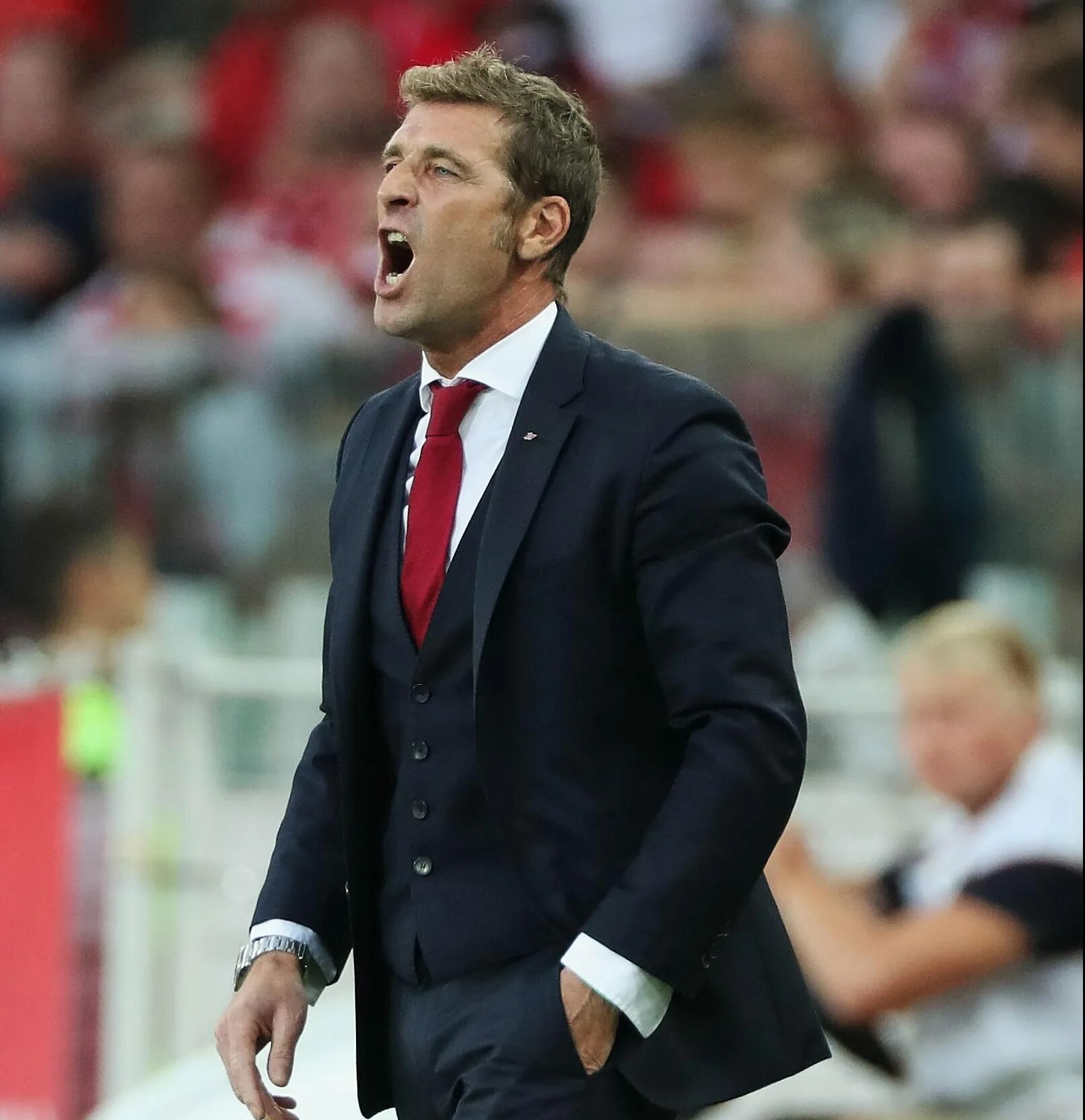 Шелковый платок massimo dutti. Каррера ананидзе. Денис массимо. Массимо дутти баннер 2023. Массимо дутти 2023.