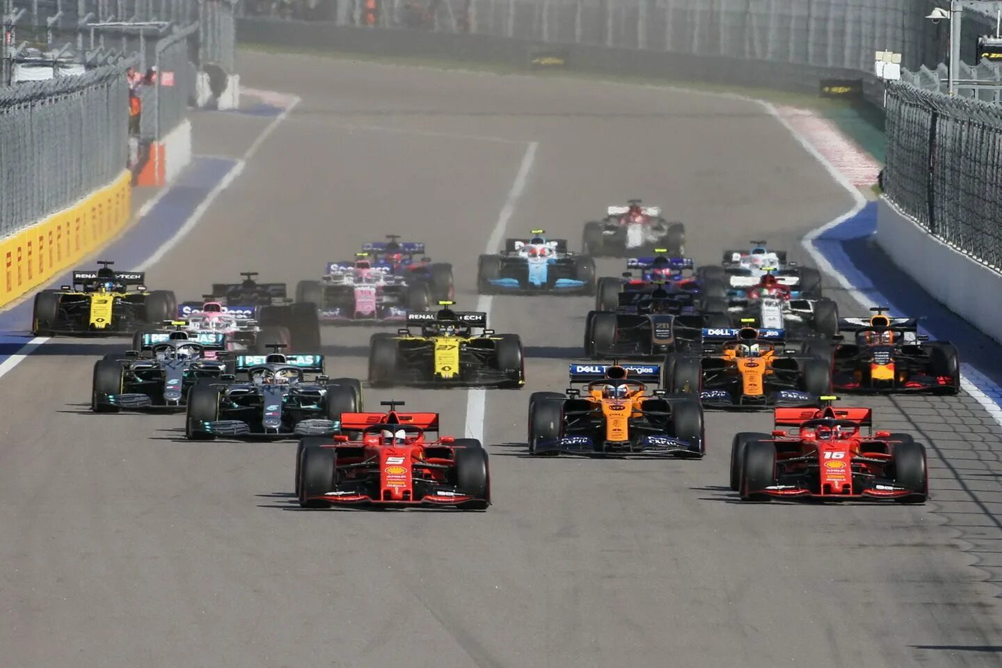 Grand prix f1. F1 Сочи 2019. F1 Imola 2021. Формула 1 Сочи 2019.