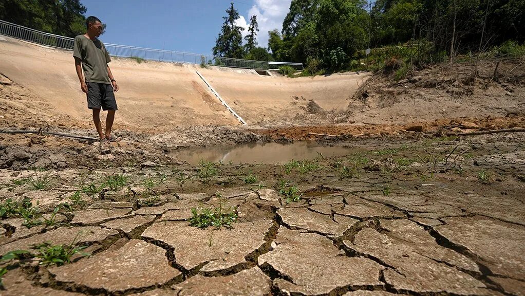 Засуха в мире. Засуха. Засуха в Китае. Засуха 2022. Засуха в России.