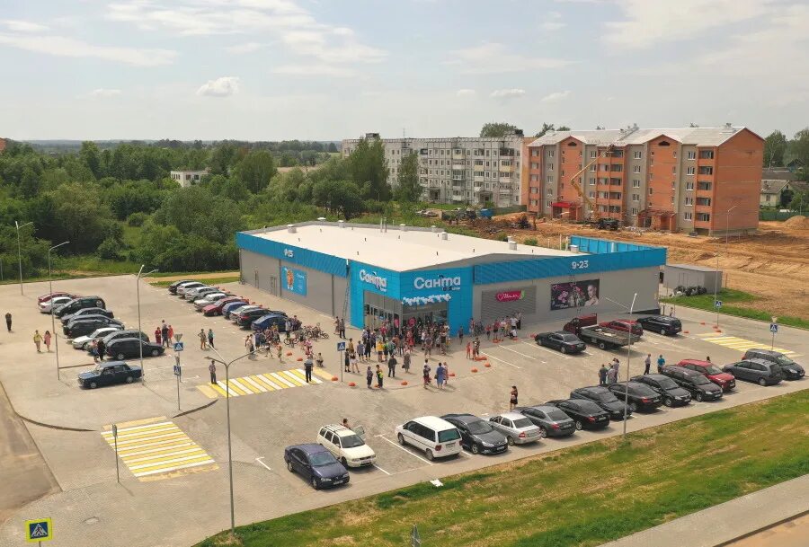 Магазин новый городок. Магазин в поселке. Магазин городок. Городского типа новый городок. Магазин 11.