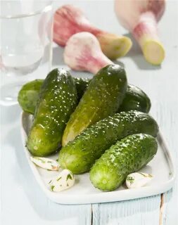 Малосольные огурцы маленькие