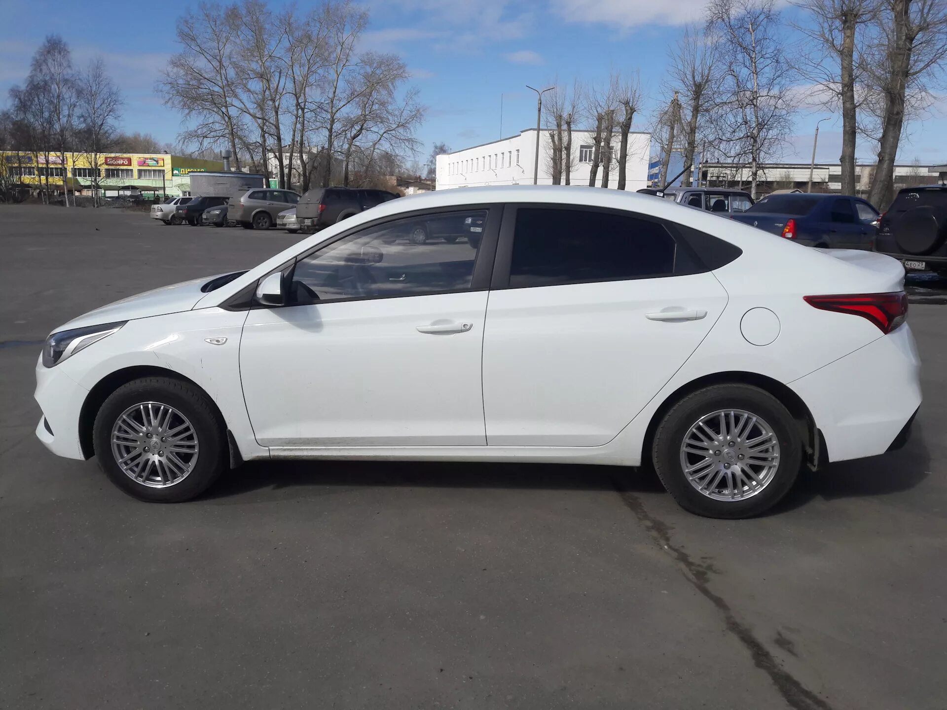 Диски на солярис r15. Hyundai solaris 2 r16. r15 солярис 2. диски solaris 2 r15. скад r16 на солярис 2.