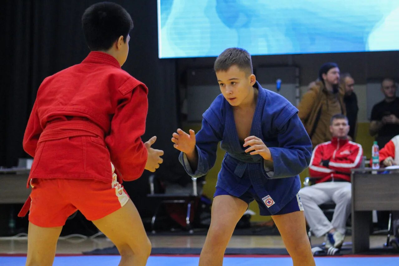 Самбо средняя школа 5 кемерово. Самбо соревнования 2022 2011. Спортивная школа борьба на южной. Южно-сахалинск. Самбо картинки.