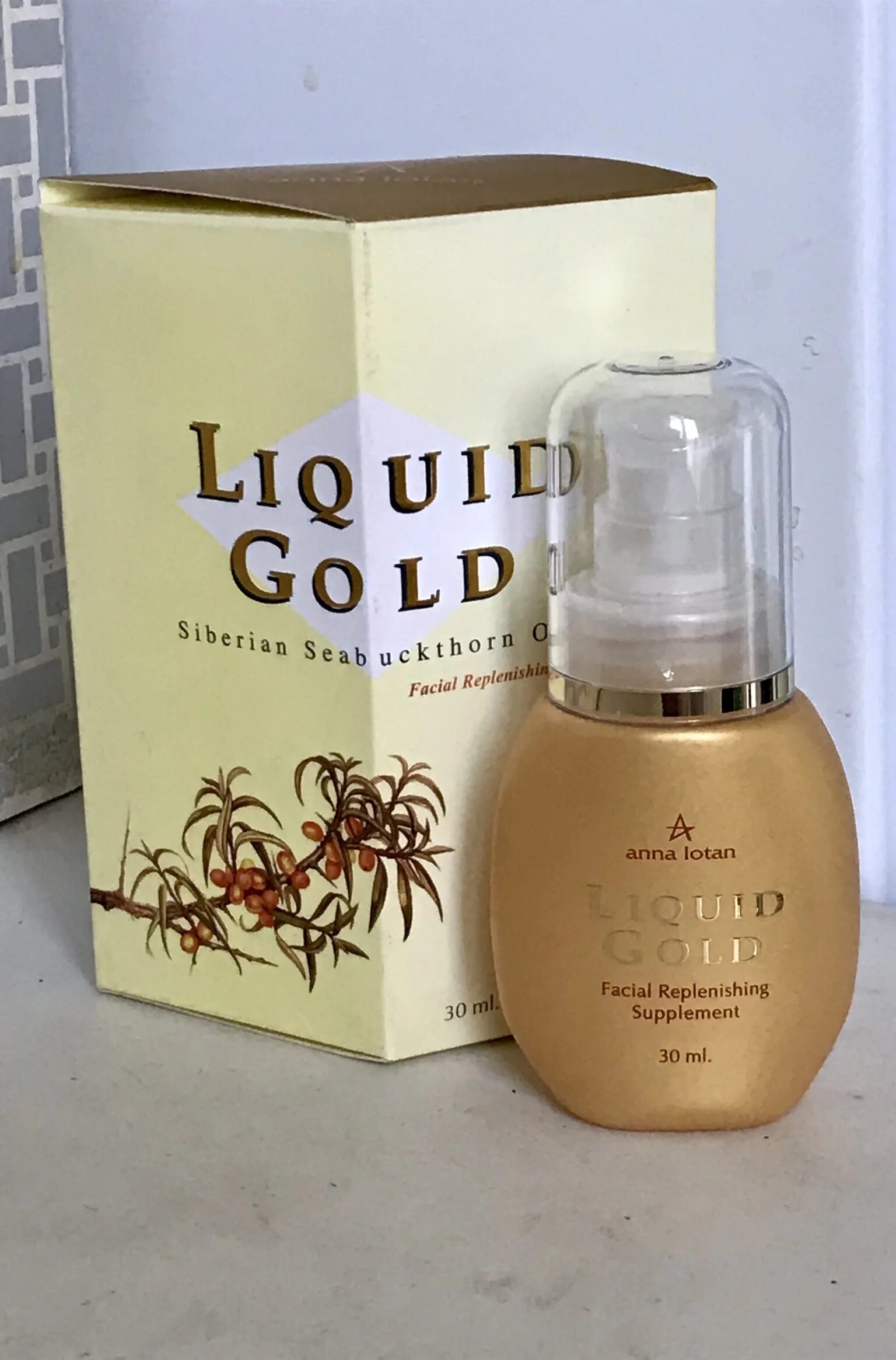 Gold золото отзывы. Anna Lotan Liquid Gold SPF 30. Жидкое золото. Капли Gold w 30мл.