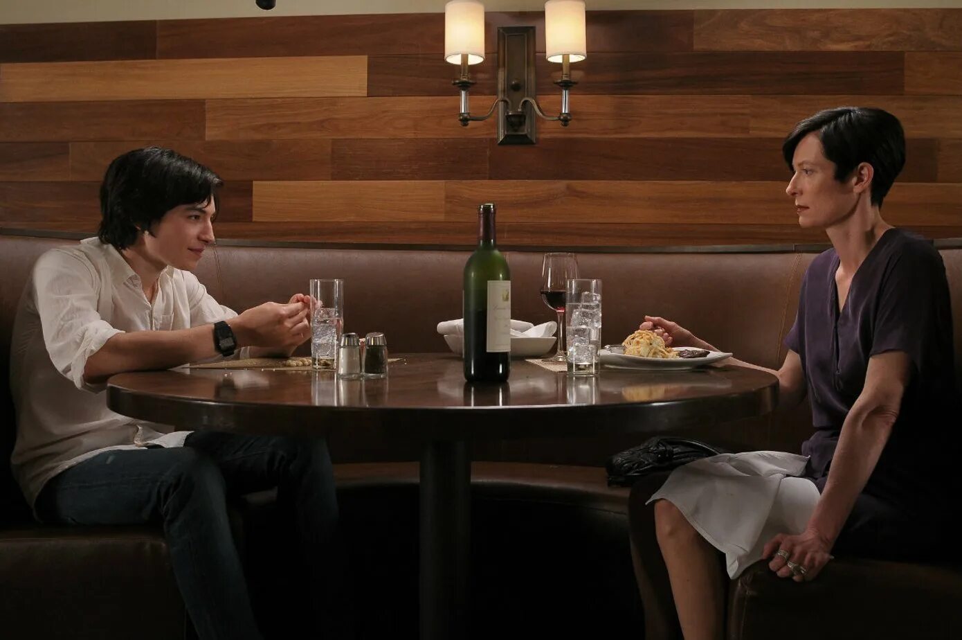 Эзра миллер we need to talk about kevin. Эзра миллер что-то не так с кевином. Эзра миллер we need to talk about kevin. Эзра миллер 2011. Что не так с кевином сюжет.