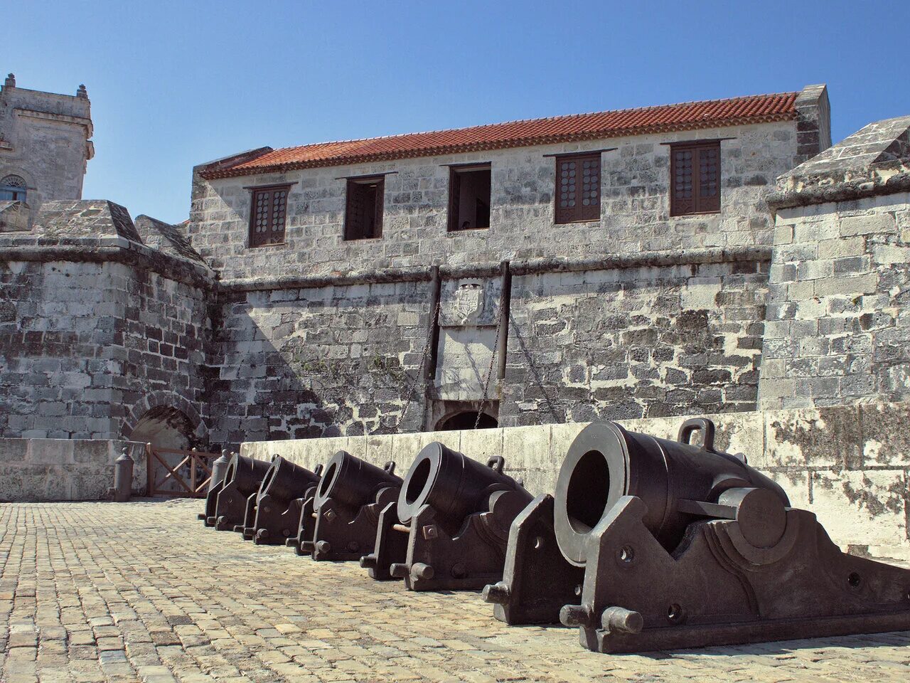 Британия вал адриана реконструкция. Крепость в белграде сербия. Вооруженная крепость. Кастильо-де-ла-реаль-фуэрса. Крепость ла-фуэрса.