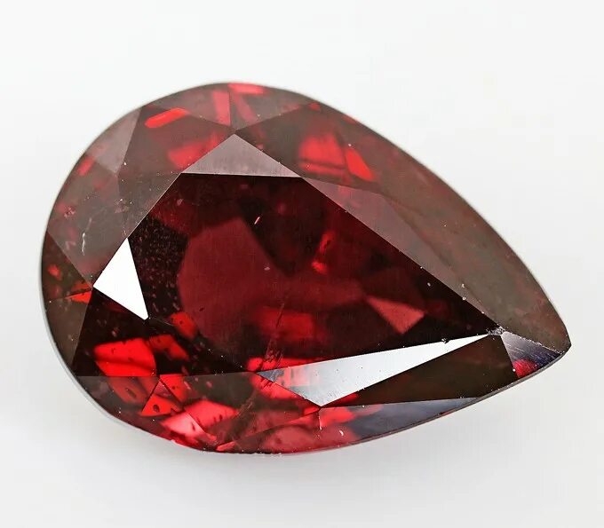 рубин (красный и малиновый корунд),. красные драгоценные камни. рубин (красный и малиновый корунд),. красные драгоценные камни. камни самоцветы рубин.