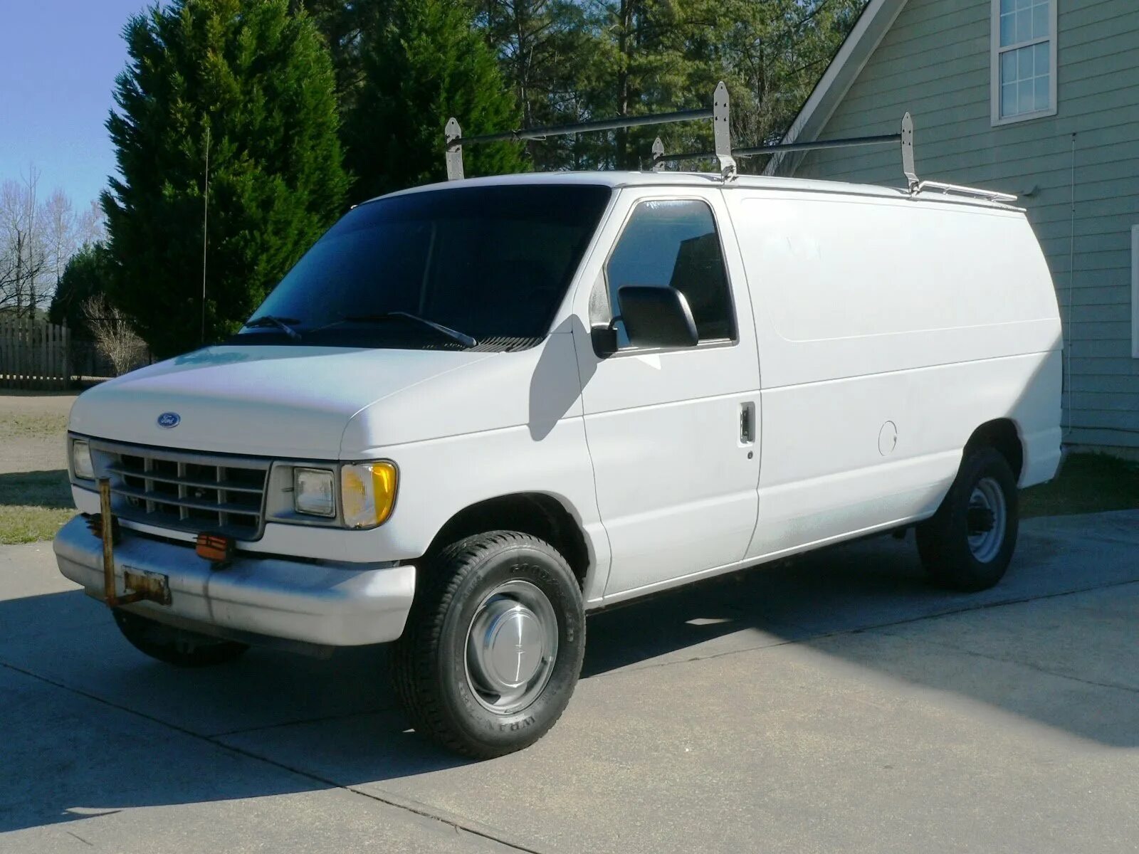 Купить бу фургон авито цельнометаллический. Ford Econoline e350 1994. Ford Econoline 1994. 1990 Ford e350. Форд Эконолайн 1985.