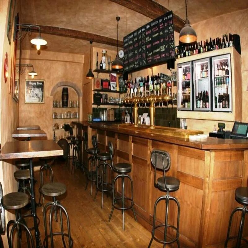 Итальянский паб. Паб в италии. Bar italia band. Бар италия. Италия бары.