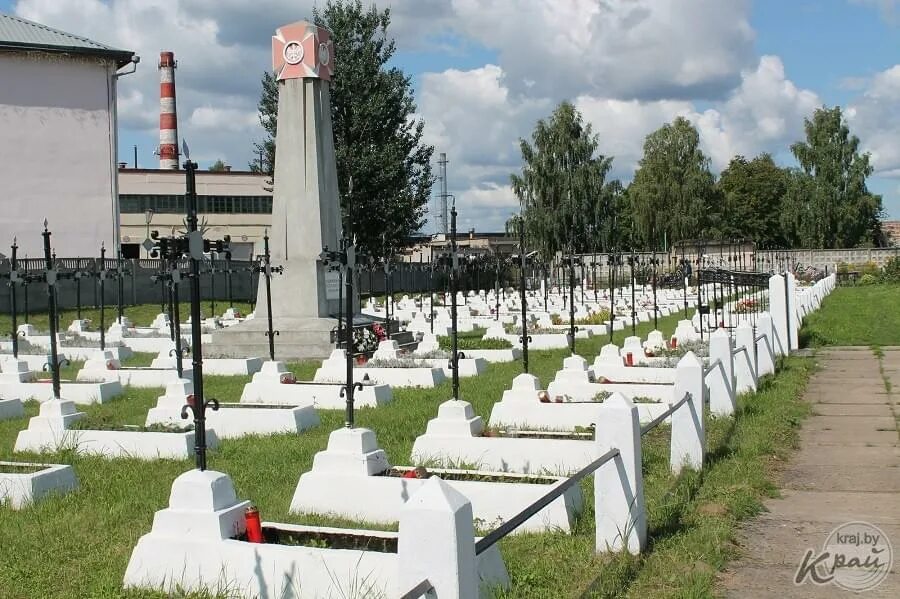 Городское кладбище 3. Кладбище 3 волжский. Военное кладбище в городе моньки польша. Кладбище 3 балаково. Городское кладбище 3.