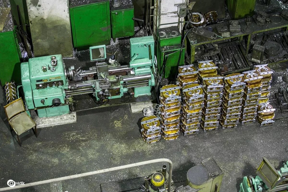 Автодок магнитогорск. Оптимист оптика салоны. Оптик центр клиника челябинск. Запчасти чтз. Двигатель чтз-уралтрак.