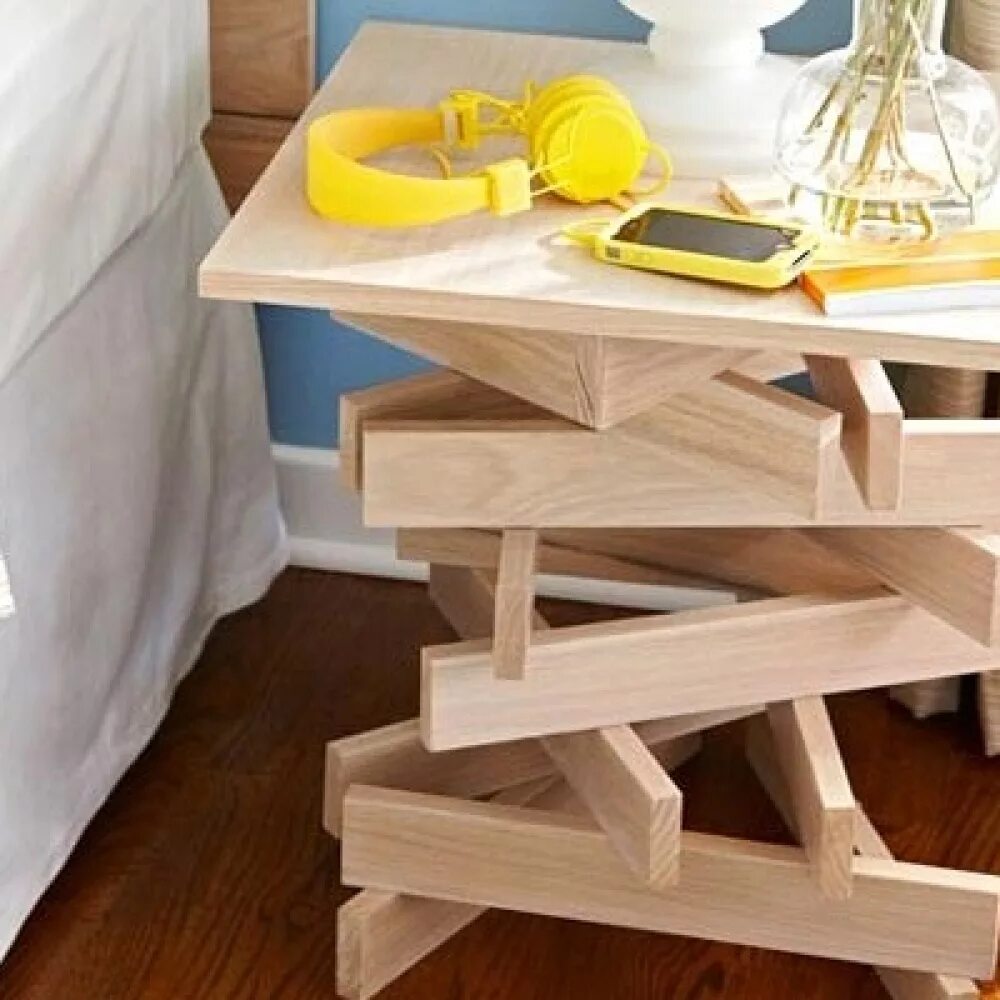 Столик из реек. Журнальный столик из реек. Прикроватный столик деревянный. Журнальный стол из досок. Bed stand