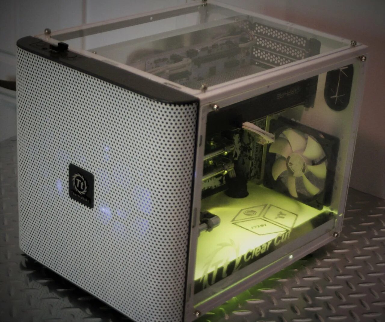 Thermaltake Core v1 Snow. Thermaltake Core v21 Modding. Корпус MINIITX Thermaltake Core v1 Snow. Thermaltake core v21