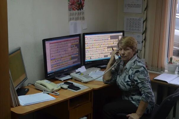 Объявление о вакансии секретаря. Оператор call центра. Диспетчер москва без опыта. Офисная сотрудница. Требуется диспетчер.