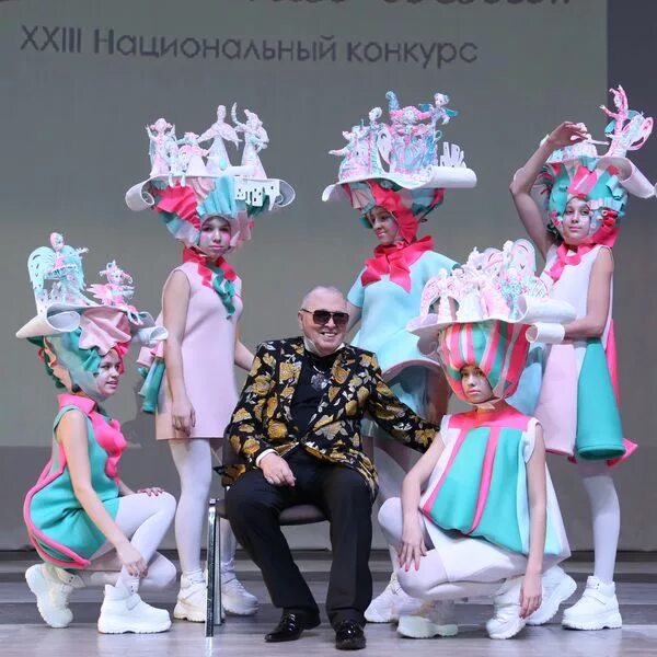Букина театр моды. Театр моды золотая игла. золотая игла конкурс вячеслава зайцева 2025. золотая игла зайцева 2025. золотая игла конкурс моды.