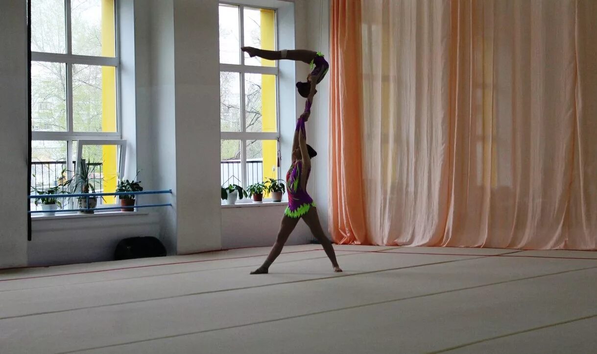 костюмы для спортивной акробатики. спортивная акробатика оренбург. акробатика в екатеринбурге. акробатика в екатеринбурге. акробатика эдельвейс челябинск.