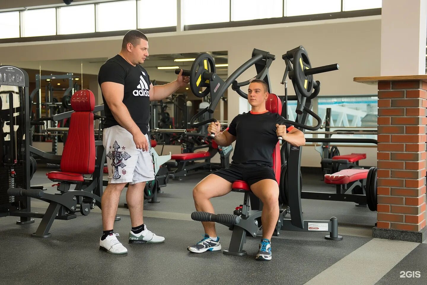 Океаниум галстяна санкт-петербург. Океаниум на галстяна. Океаниум спортзал. Океаниум на галстяна. Фитнес центр океаниум.