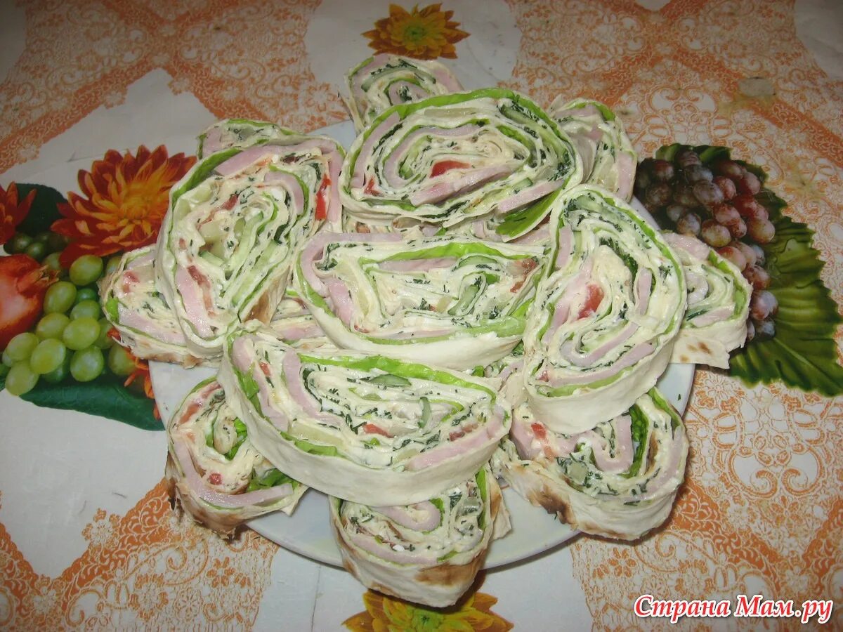 рулет из лаваша с ветчиной. лаваш с ветчиной рецепты с фото. рулет из лаваша с ветчиной. лаваш с ветчиной рецепты с фото. рулет из лаваша с ветчиной и огурцом.