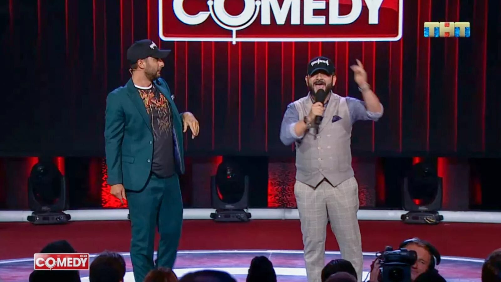Камеди клаб армянин. Армянская барби камеди клаб. Камеди в армении. Камеди клаб гарик харламов и гарик мартиросян. Comedy club 2020 демис карибидис.